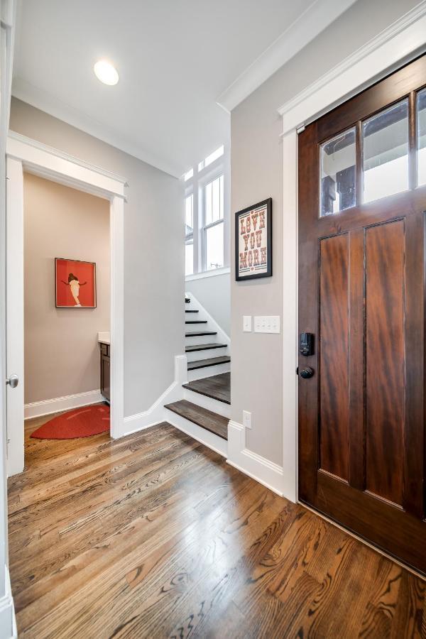 Nell's Haven Two Miles To Downtown & Broadway Holiday home Nashville