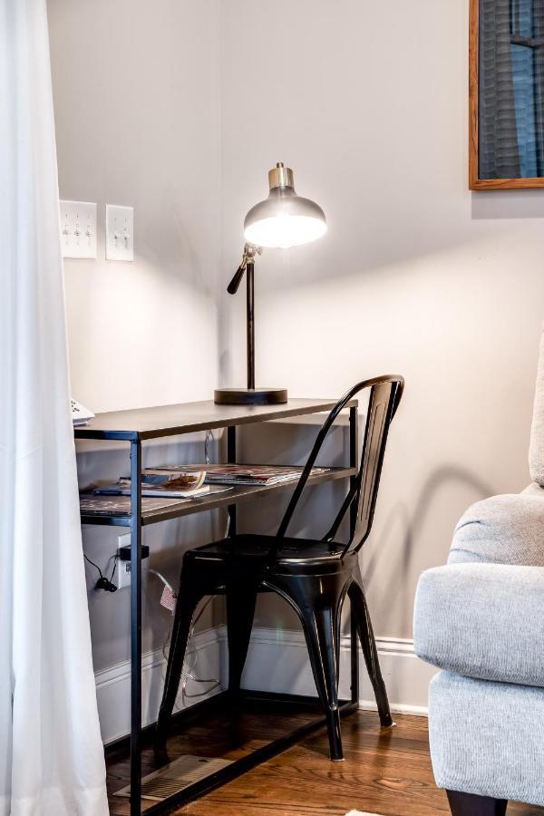 Nell's Haven Two Miles To Downtown & Broadway Holiday home Nashville