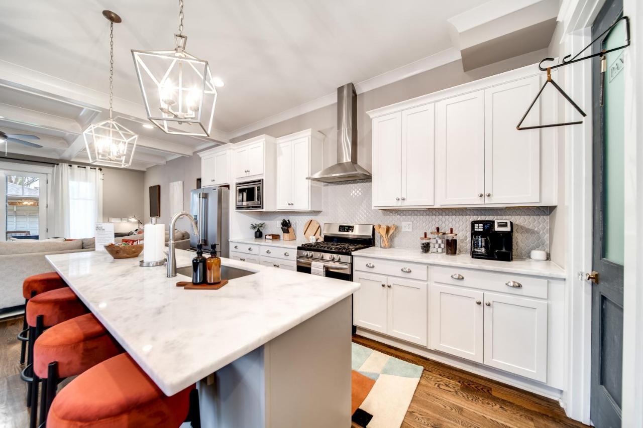 Nell's Haven Two Miles To Downtown & Broadway Holiday home *